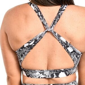 Til You Collapse Monochrome Cobra Sports Bra XL black & white twist back…